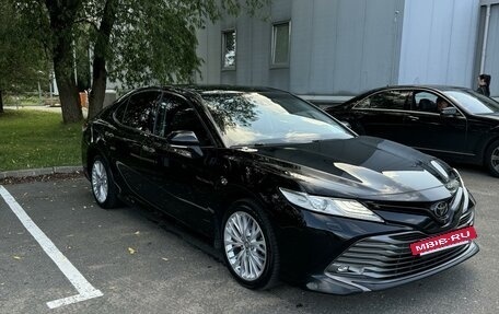 Toyota Camry, 2019 год, 3 450 000 рублей, 12 фотография