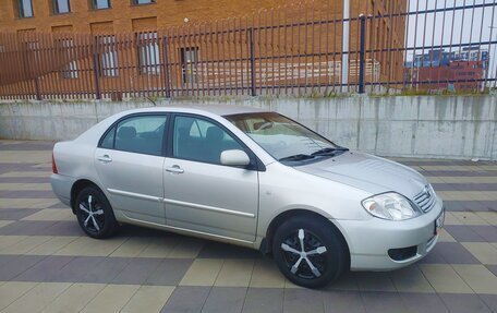 Toyota Corolla, 2004 год, 585 000 рублей, 2 фотография