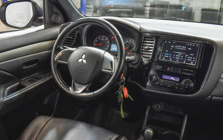 Mitsubishi Outlander III рестайлинг 3, 2012 год, 1 495 000 рублей, 11 фотография