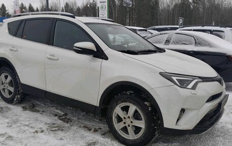 Toyota RAV4, 2017 год, 3 000 000 рублей, 1 фотография