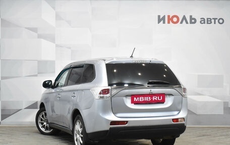 Mitsubishi Outlander III рестайлинг 3, 2012 год, 1 495 000 рублей, 4 фотография