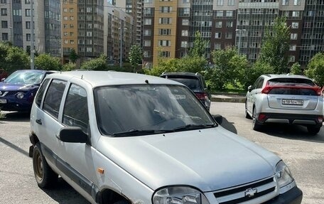 Chevrolet Niva I рестайлинг, 2002 год, 150 000 рублей, 2 фотография