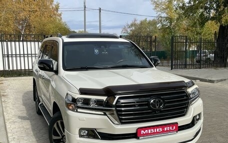 Toyota Land Cruiser 200, 2017 год, 10 200 000 рублей, 1 фотография