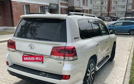 Toyota Land Cruiser 200, 2017 год, 10 200 000 рублей, 5 фотография