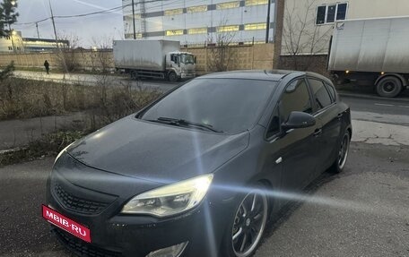 Opel Astra J, 2010 год, 590 000 рублей, 1 фотография