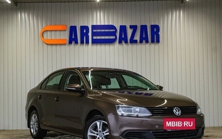 Volkswagen Jetta VI, 2013 год, 1 049 000 рублей, 2 фотография