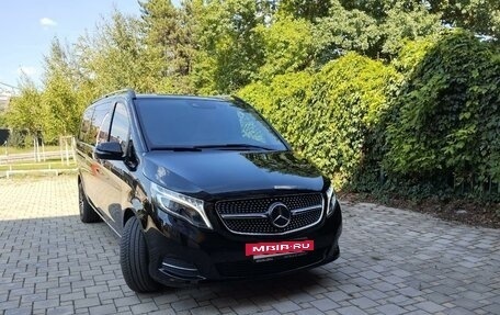 Mercedes-Benz V-Класс, 2018 год, 11 500 000 рублей, 2 фотография