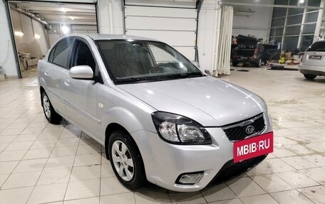 KIA Rio II, 2010 год, 670 000 рублей, 2 фотография