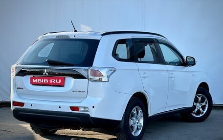 Mitsubishi Outlander III рестайлинг 3, 2012 год, 1 400 000 рублей, 3 фотография