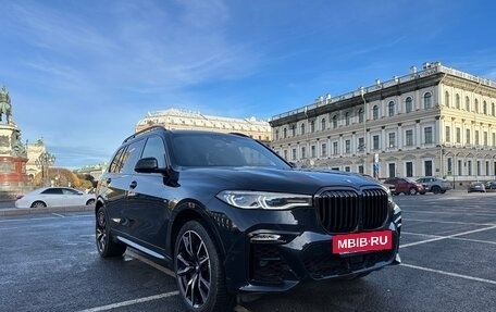 BMW X7, 2022 год, 14 000 000 рублей, 2 фотография