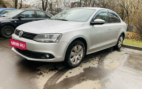 Volkswagen Jetta VI, 2014 год, 1 140 000 рублей, 2 фотография