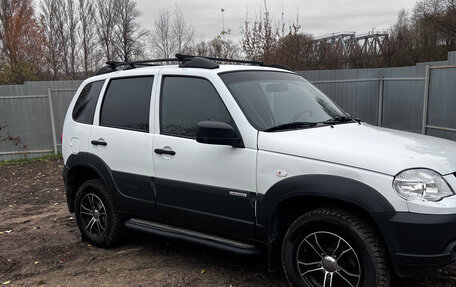 Chevrolet Niva I рестайлинг, 2016 год, 900 000 рублей, 7 фотография