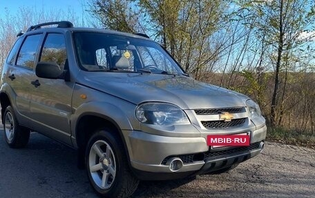 Chevrolet Niva I рестайлинг, 2011 год, 535 000 рублей, 4 фотография