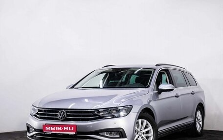 Volkswagen Passat B8 рестайлинг, 2020 год, 2 450 000 рублей, 1 фотография