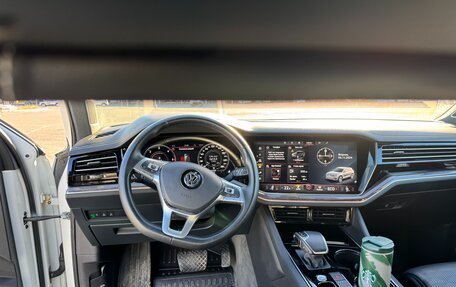 Volkswagen Touareg III, 2019 год, 7 500 000 рублей, 14 фотография