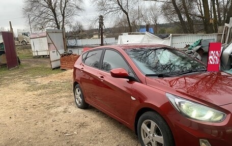 Hyundai Solaris II рестайлинг, 2011 год, 745 000 рублей, 2 фотография