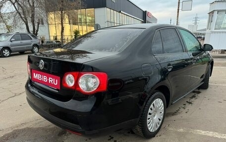 Volkswagen Jetta VI, 2009 год, 699 000 рублей, 3 фотография