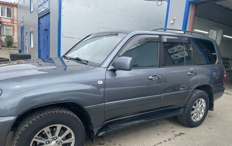 Toyota Land Cruiser 100 рестайлинг 2, 2003 год, 1 900 000 рублей, 6 фотография