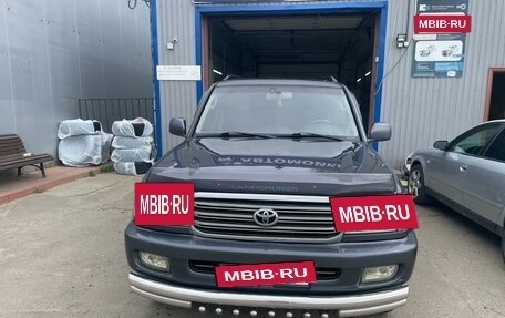 Toyota Land Cruiser 100 рестайлинг 2, 2003 год, 1 900 000 рублей, 7 фотография