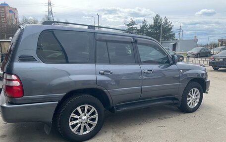 Toyota Land Cruiser 100 рестайлинг 2, 2003 год, 1 900 000 рублей, 10 фотография