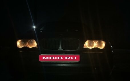 BMW 3 серия, 2000 год, 630 000 рублей, 9 фотография