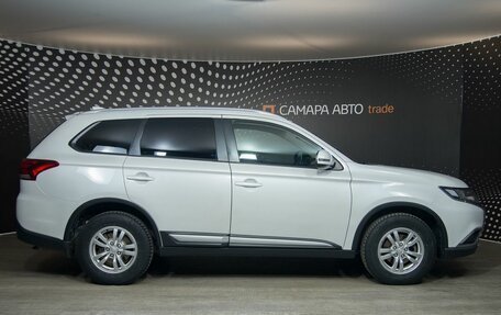 Mitsubishi Outlander III рестайлинг 3, 2017 год, 2 068 000 рублей, 5 фотография