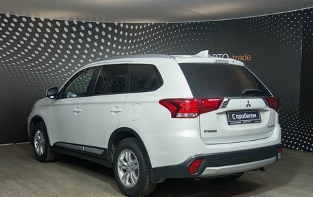 Mitsubishi Outlander III рестайлинг 3, 2017 год, 2 068 000 рублей, 4 фотография