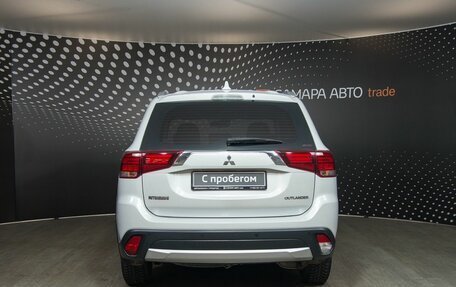 Mitsubishi Outlander III рестайлинг 3, 2017 год, 2 068 000 рублей, 8 фотография