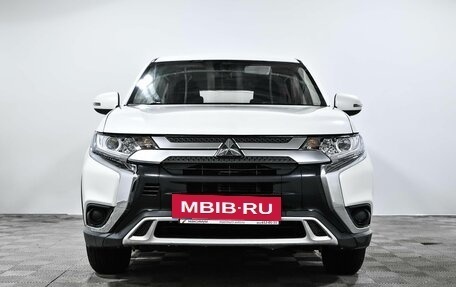 Mitsubishi Outlander III рестайлинг 3, 2019 год, 1 945 000 рублей, 2 фотография