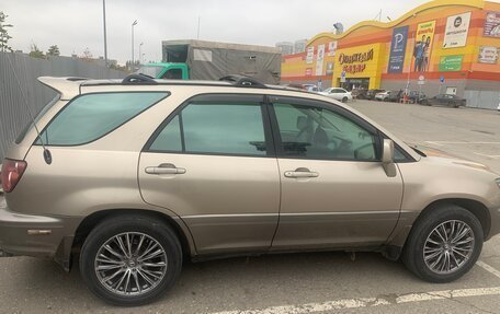 Lexus RX IV рестайлинг, 2000 год, 865 000 рублей, 2 фотография