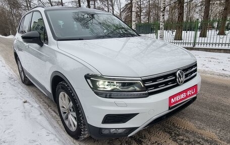 Volkswagen Tiguan II, 2019 год, 3 000 000 рублей, 1 фотография