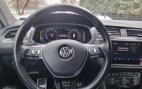 Volkswagen Tiguan II, 2019 год, 3 000 000 рублей, 2 фотография