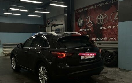 Infiniti QX70, 2015 год, 3 100 000 рублей, 5 фотография