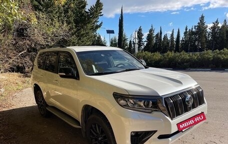 Toyota Land Cruiser Prado 150 рестайлинг 2, 2021 год, 8 300 000 рублей, 5 фотография