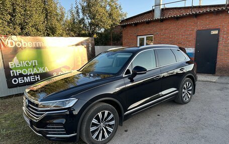 Volkswagen Touareg III, 2018 год, 4 240 000 рублей, 1 фотография