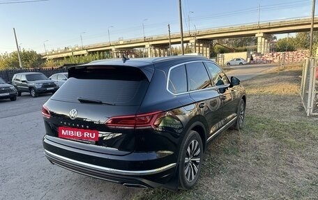 Volkswagen Touareg III, 2018 год, 4 240 000 рублей, 3 фотография