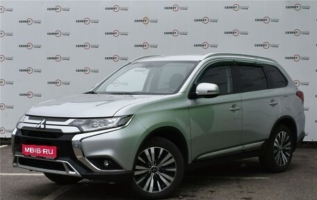 Mitsubishi Outlander III рестайлинг 3, 2020 год, 2 399 000 рублей, 1 фотография