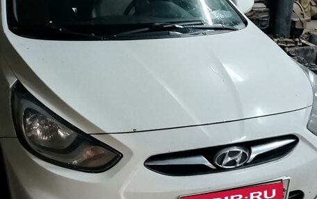 Hyundai Solaris II рестайлинг, 2013 год, 750 000 рублей, 18 фотография