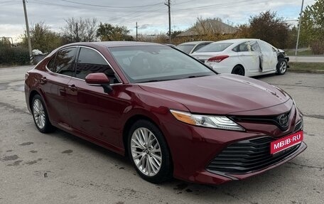 Toyota Camry, 2018 год, 2 600 000 рублей, 1 фотография