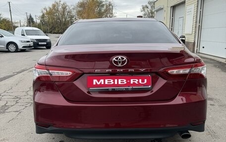 Toyota Camry, 2018 год, 2 600 000 рублей, 5 фотография