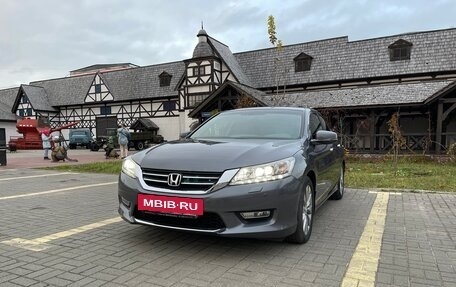 Honda Accord IX рестайлинг, 2013 год, 2 100 000 рублей, 39 фотография