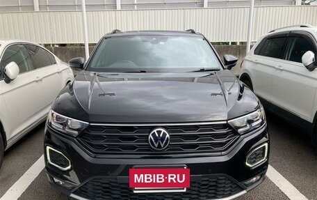 Volkswagen T-Roc I, 2022 год, 1 800 000 рублей, 2 фотография