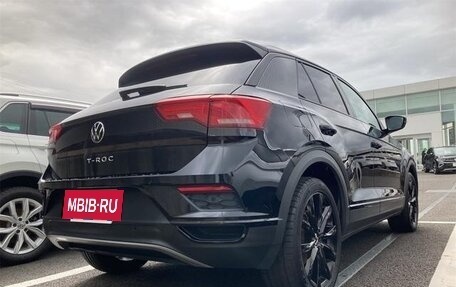 Volkswagen T-Roc I, 2022 год, 1 800 000 рублей, 10 фотография