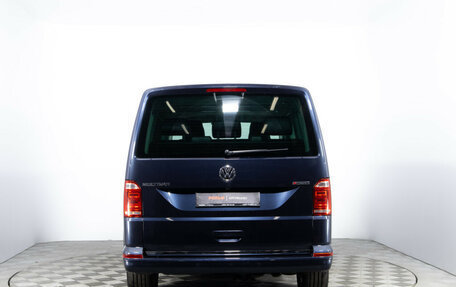 Volkswagen Multivan T6 рестайлинг, 2018 год, 4 280 000 рублей, 6 фотография