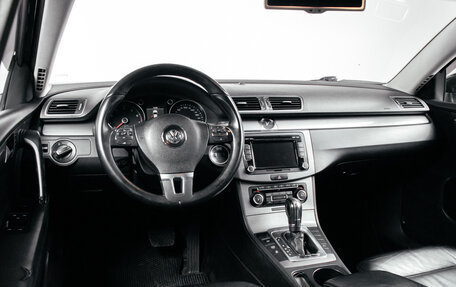 Volkswagen Passat B7, 2011 год, 1 098 600 рублей, 17 фотография