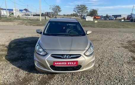 Hyundai Solaris II рестайлинг, 2011 год, 650 000 рублей, 2 фотография