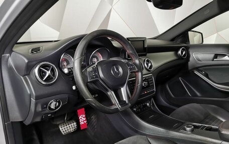 Mercedes-Benz GLA, 2015 год, 1 855 150 рублей, 14 фотография