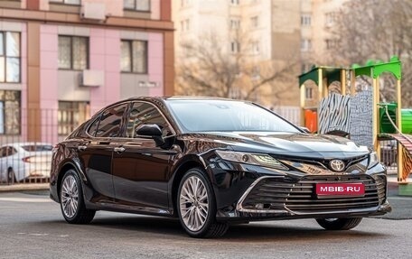 Toyota Camry, 2018 год, 3 100 000 рублей, 1 фотография