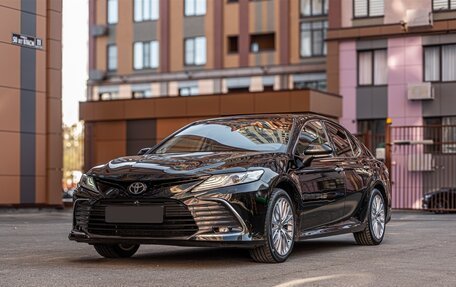 Toyota Camry, 2018 год, 3 100 000 рублей, 2 фотография