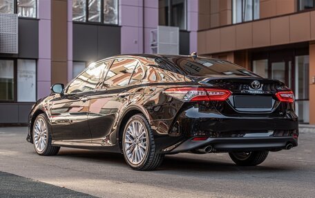 Toyota Camry, 2018 год, 3 100 000 рублей, 4 фотография